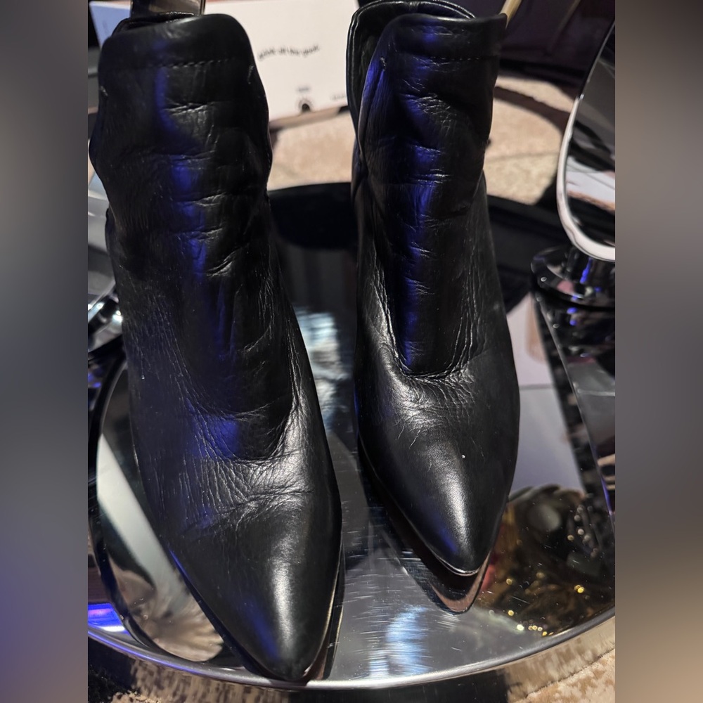 Elegant Black Women's Shoes